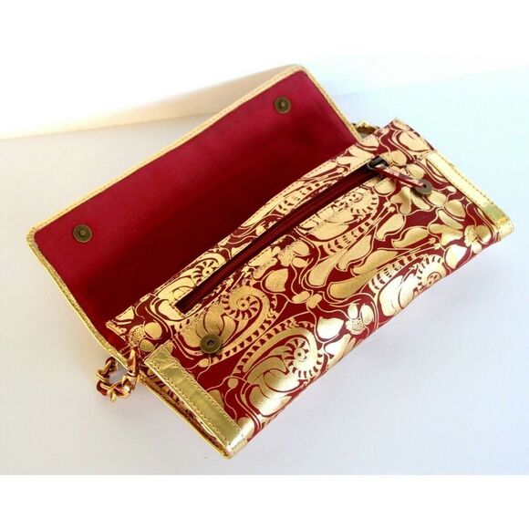 Chico's RED GOLD EMBOSSED GENUINE LEATHER MEDIUM FLAP SHOULDER BAG PURSE CLUTCH - Picture 5 of 9
